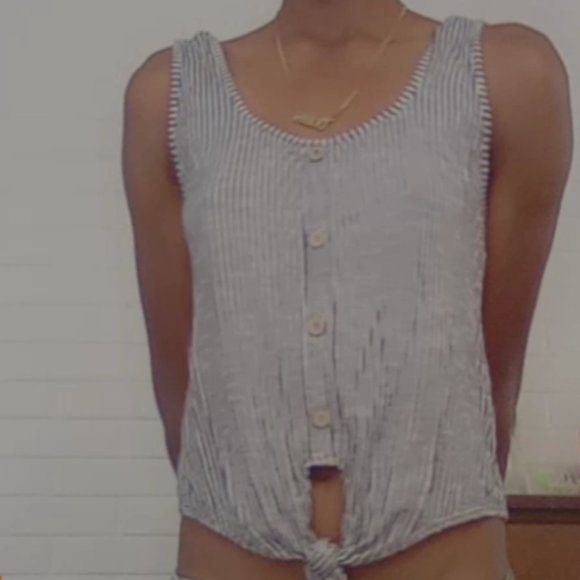 Crop top - Picture 2 of 2